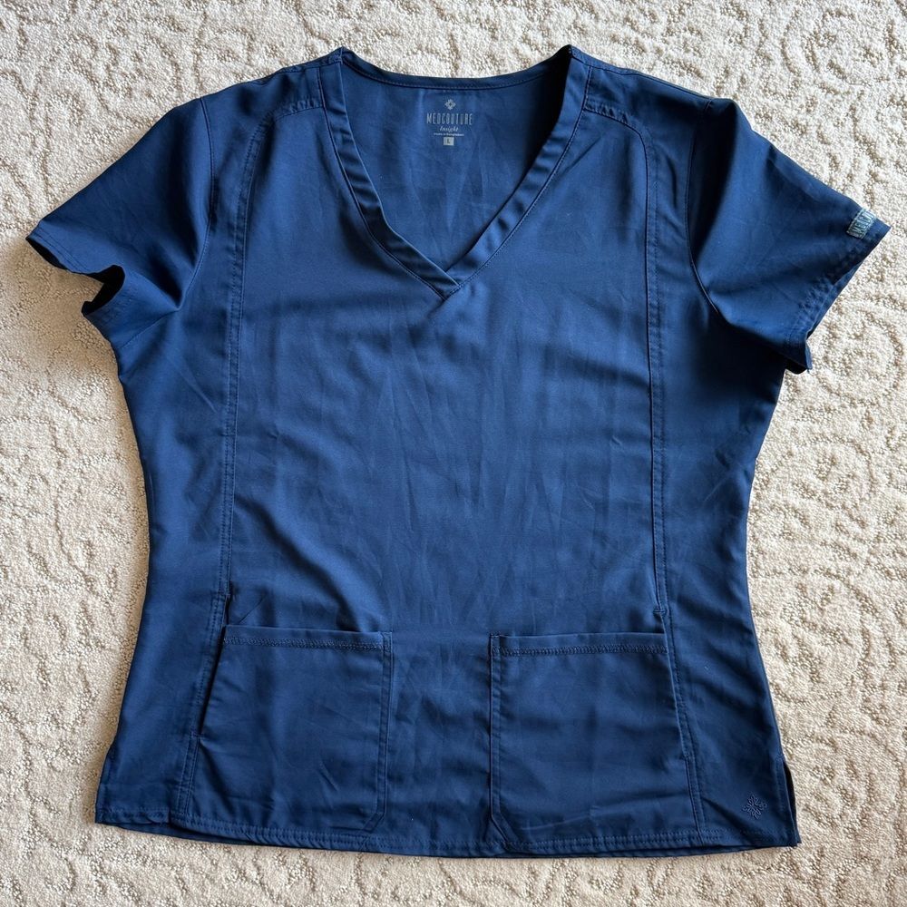 MedCouture Large Women's Insight Navy Blue V-Neck Srub Top.